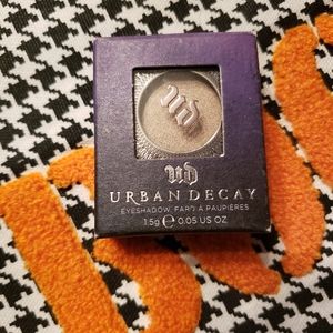 MAC eyeshadow - Suspect